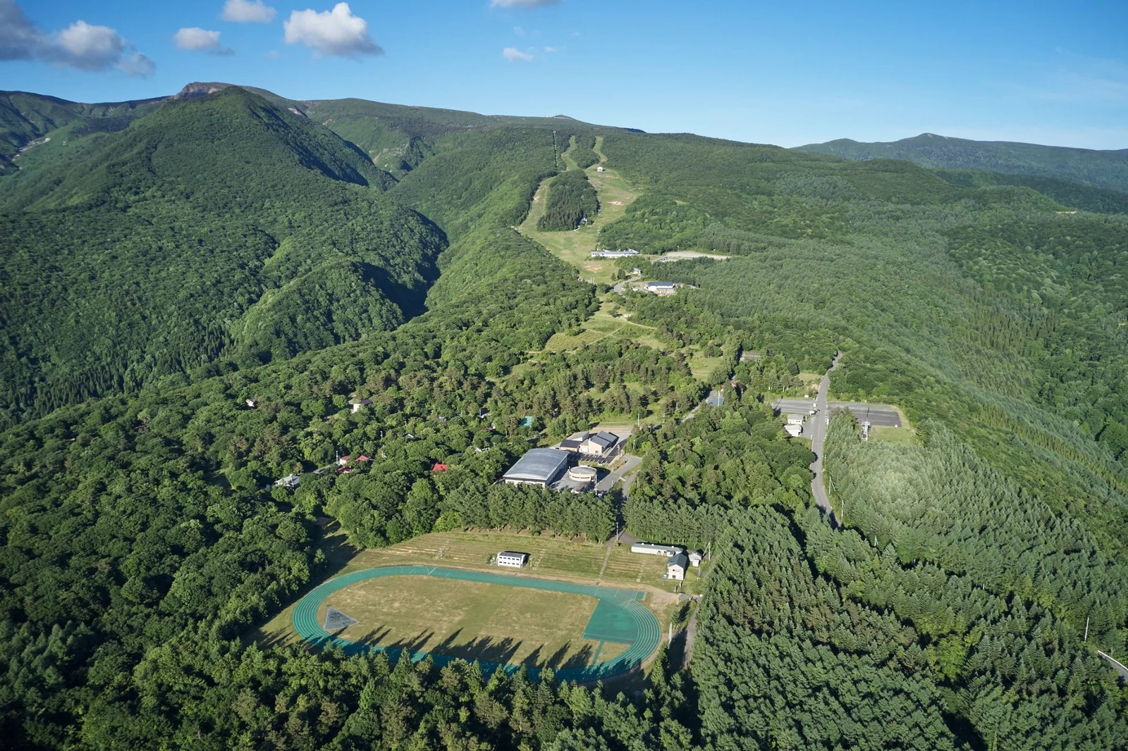 坊平高原の全景